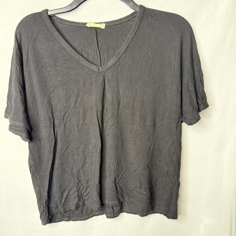 Olivia Rae simple black v neck crop top shirt - small